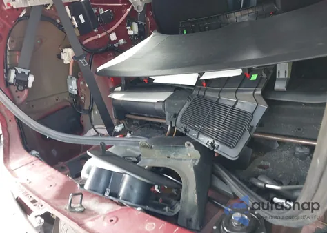 2022 Toyota Highlander Xle z USA, uszkodzony, nr VIN 5TDGZRBH6NS207234